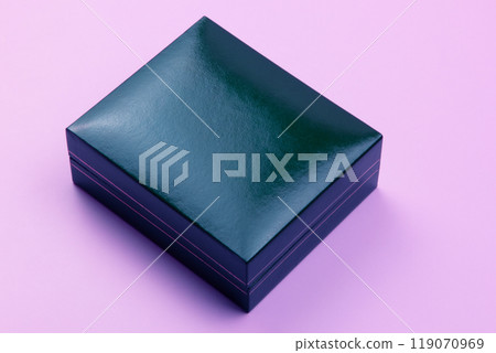 Packaging box for jewelry on a colored background 119070969