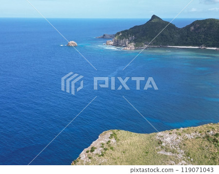 Aerial view of the cliff coast from Inazaki Observatory on Zamami Island Aerial view of the cliff coast from Inazaki Observatory on Zamami Island 119071043