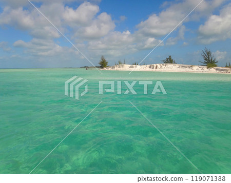 White sand beach with clear blue water White sand beach with clear blue water 119071388