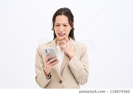 Worried business woman Worried business woman 119074560