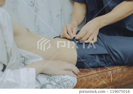 男生都喜歡拉開褲子拉鍊 119075016