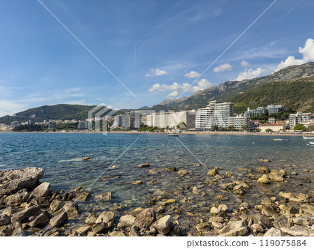 The Adriatic coast on a sunny day 119075884