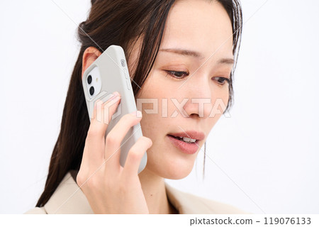 打電話的女商人 119076133