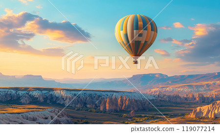 熱氣球飛越美麗的風景與日落 119077214