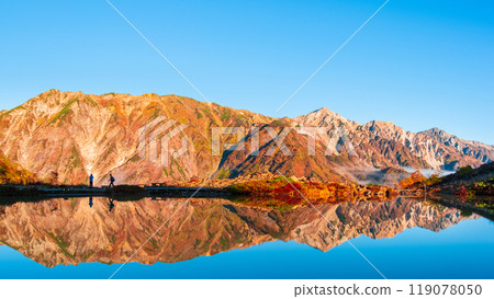 秋季攀登唐松岳（黎明的八方池、天狗之香、白馬三山） 119078050