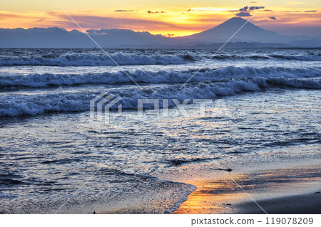Enoshima: Sunset at Katase Nishihama Beach and Mount Fuji (Fujisawa City, Kanagawa Prefecture) Enoshima: Sunset at Katase Nishihama Beach and Mount Fuji (Fujisawa City, Kanagawa Prefecture) 119078209