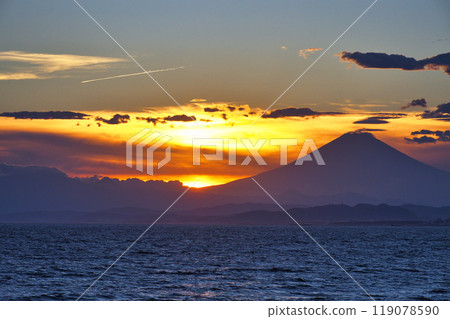 Enoshima: Sunset at Katase Nishihama Beach and Mount Fuji (Fujisawa City, Kanagawa Prefecture) Enoshima: Sunset at Katase Nishihama Beach and Mount Fuji (Fujisawa City, Kanagawa Prefecture) 119078590
