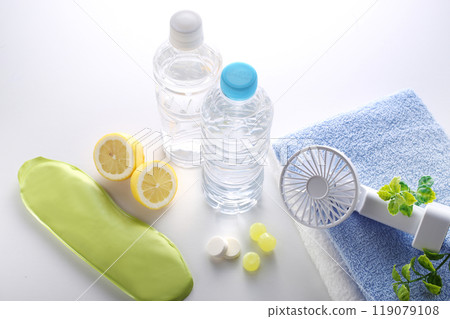 Image of a group of heat stroke prevention goods 119079108