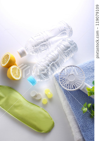 Image of a group of heat stroke prevention goods 119079109