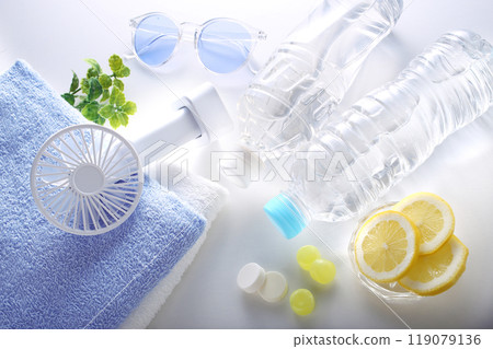 Image of a group of heat stroke prevention goods Image of a group of heat stroke prevention goods 119079136
