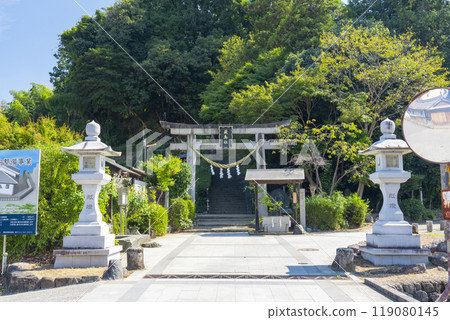 飛鳥神社鳥居與鳥形山 飛鳥神社鳥居與鳥形山 119080145