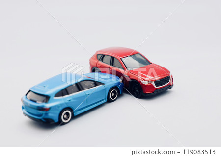 玩具車發生事故的圖片 119083513