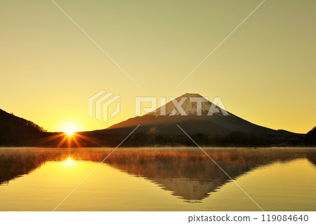 Mt. Fuji and the first sunrise 119084640