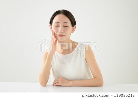 放鬆的女人美麗美麗 放鬆的女人美麗美麗 119086212