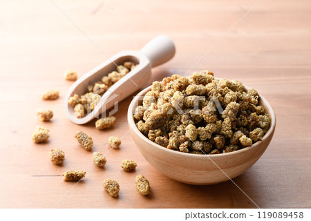 Nutritious superfood Dried mulberries (mulberries) Dried fruits White mulberries 119089458