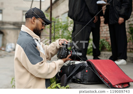 Focusing Camera Settings during Outdoor Photoshoot Focusing Camera Settings during Outdoor Photoshoot 119089743
