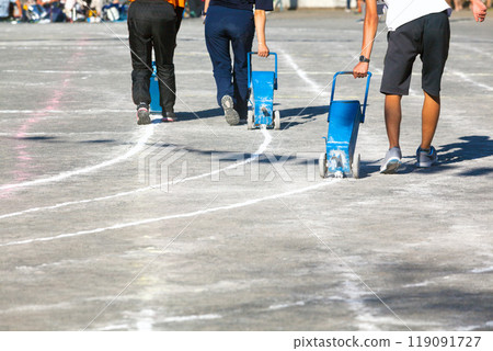 Line drawing of athletic meet 119091727