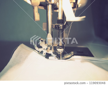 用縫紉機縫製 用縫紉機縫製 119093048