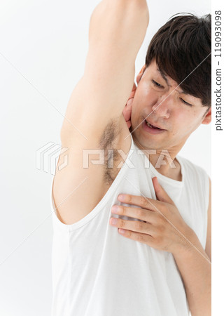 腋毛腋毛中年男性 119093098