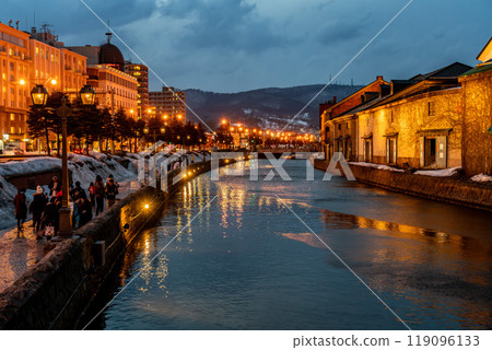 【北海道】冬天黃昏的小樽運河 119096133