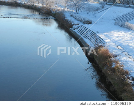 鶴見川雪景 119096359