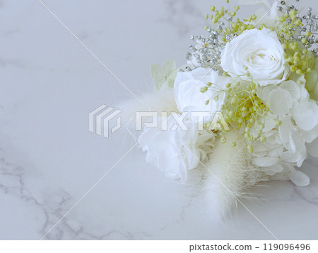 迷你花束（白色）（大理石背景） 119096496