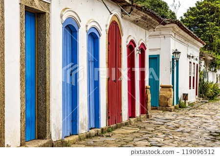 Houses in colonial architecture and colorful doors Houses in colonial architecture and colorful doors 119096512