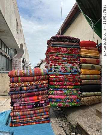 Dong Xuan Market corridor Dong Xuan Market corridor 119097655