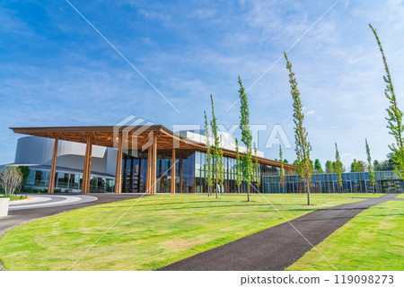 豐田市立博物館矗立在一座小山上，俯瞰豐田市容（愛知縣豐田市） 119098273
