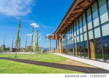 豐田市立博物館矗立在一座小山上，俯瞰豐田市容（愛知縣豐田市） 119098297