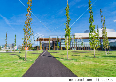 豐田市立博物館矗立在一座小山上，俯瞰豐田市容（愛知縣豐田市） 119098300