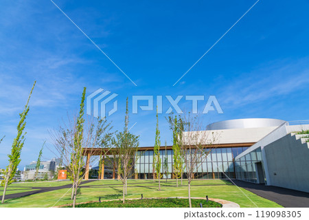 豐田市立博物館矗立在一座小山上，俯瞰豐田市容（愛知縣豐田市） 119098305