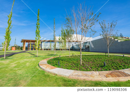 豐田市立博物館矗立在一座小山上,俯瞰豐田市容(愛知縣豐田市) 豐田市立博物館矗立在一座小山上,俯瞰豐田市容(愛知縣豐田市) 119098306