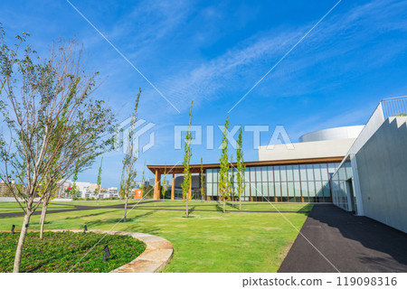 豐田市立博物館矗立在一座小山上，俯瞰豐田市容（愛知縣豐田市） 119098316