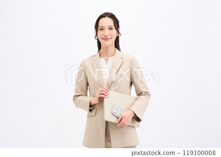 Businesswoman with laptop and smartphone 119100008