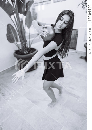 The Art of Graceful Dance Movement Captured in Stunning Black and White Photography The Art of Graceful Dance Movement Captured in Stunning Black and White Photography 119104403