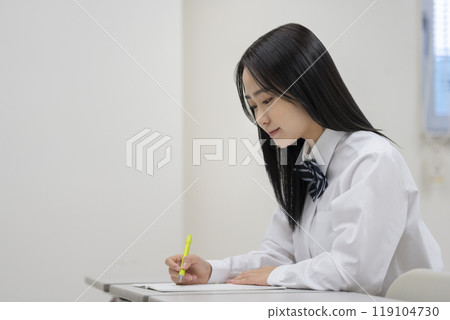 學習攝影合作的女高中生簡介:有明教育藝術大學 學習攝影合作的女高中生簡介:有明教育藝術大學 119104730