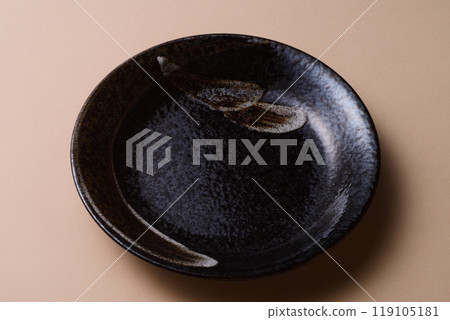 Black Japanese plate background material 119105181