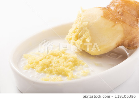 Grated ginger Grated ginger 119106386
