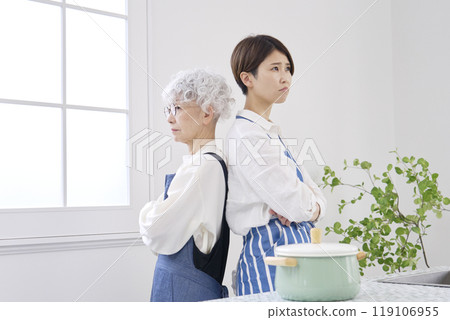 Bad relationship between mother-in-law and daughter-in-law in the kitchen 119106955