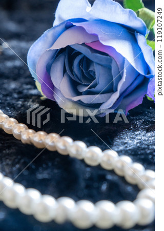Blue roses and pearls (vertical close-up) Blue roses and pearls (vertical close-up) 119107249
