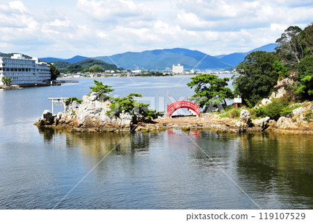 濱松市豬花湖神社、豬花湖及藍天 濱松市豬花湖神社、豬花湖及藍天 119107529