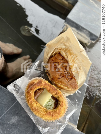 Yamba路邊站著名的dampan Yamba路邊站著名的dampan 119107740