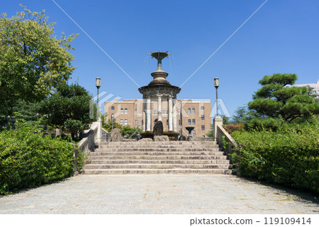 名古屋市昭和區、鶴舞公園、噴泉塔、岡谷工機名古屋公會堂 119109414