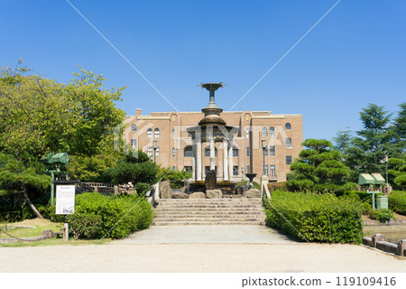 名古屋市昭和區、鶴舞公園、噴泉塔、岡谷工機名古屋公會堂 119109416