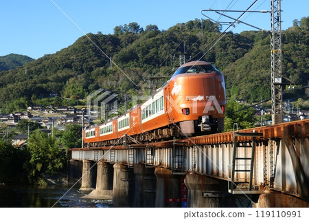 [JR West] 273 series "Yakumo" (Hakubi Line: Kinoyama - Bitchugawa-mo, Takahashigawa Bridge No. 2) 119110991