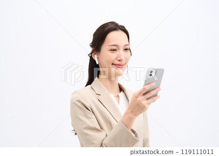 女商人看著 119111011