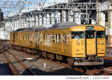 [JR-W] Sanyo Main Line 115 series 300 series (Itosaki to Aioi) 119111044