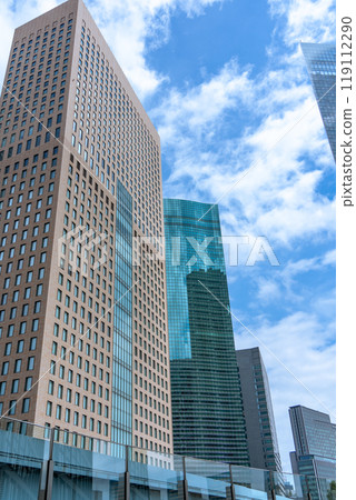汐留摩天大樓和白雲 汐留摩天大樓和白雲 119112290