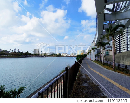 Lake Manko seen from Tsubogawa River (Naha City, Okinawa Prefecture) 119112535
